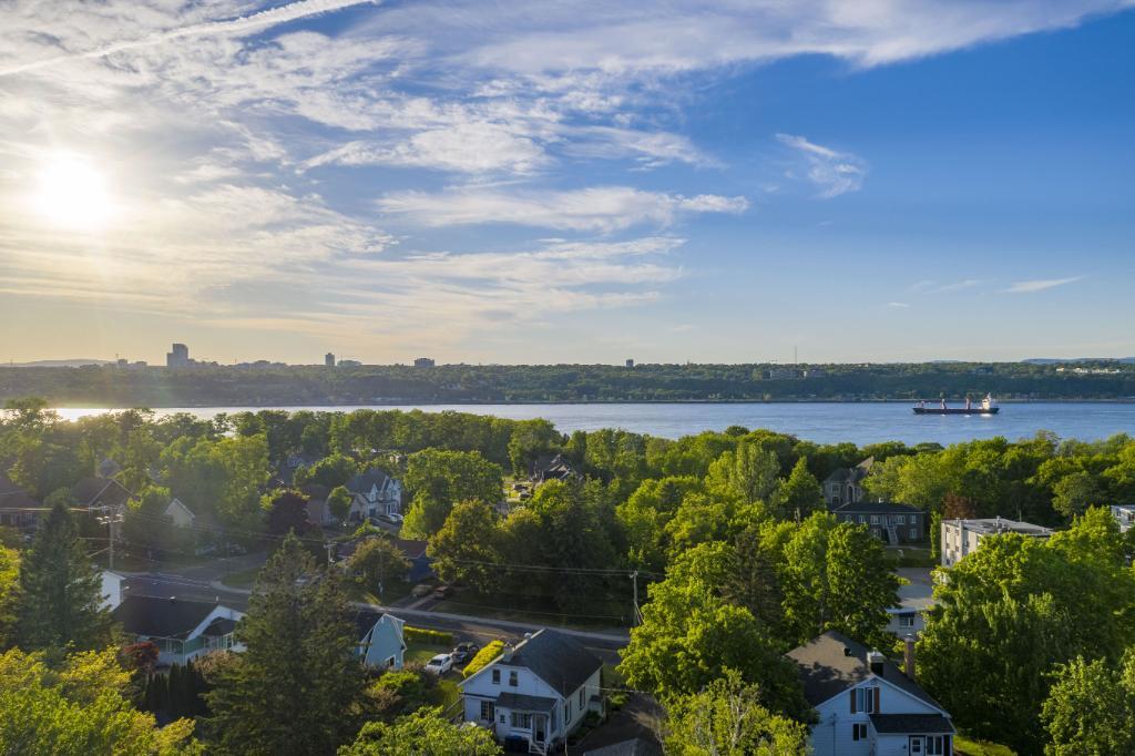 LE VUE - Appartement haut de gamme à St-Romuald - VUE majestueuse sur le fleuve......