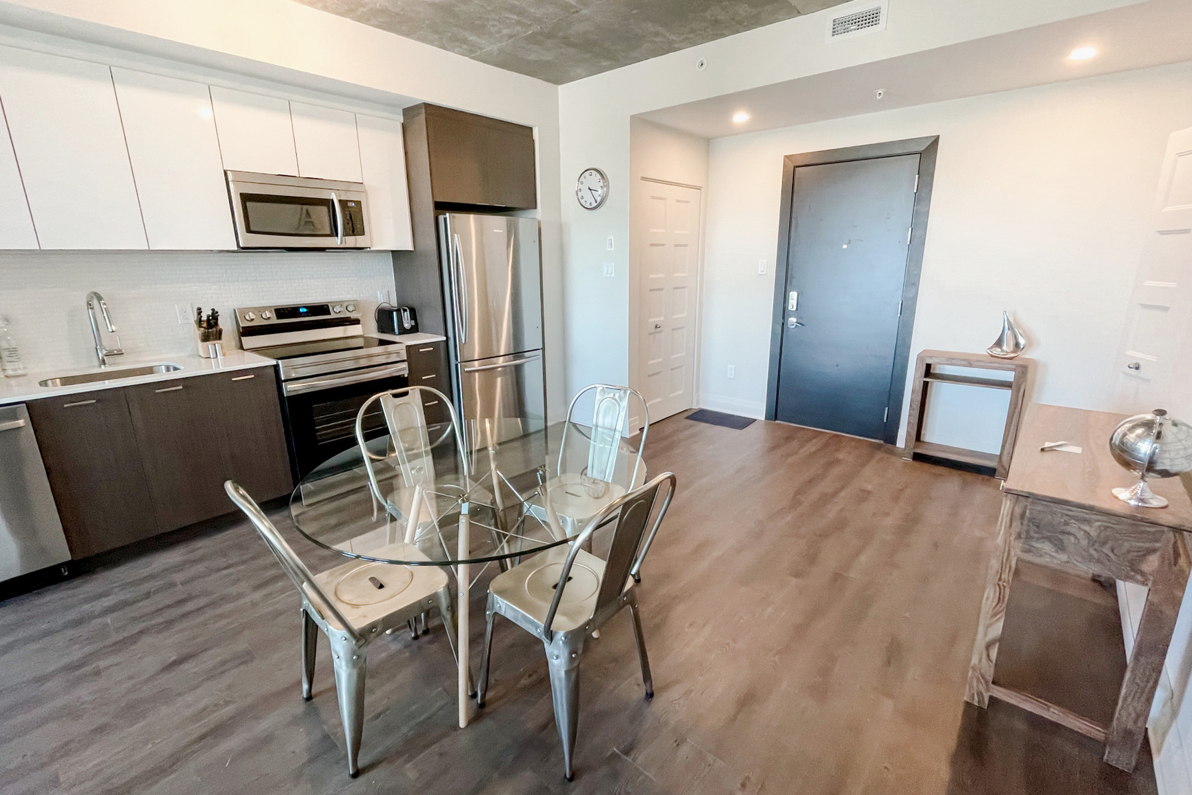 2 Bedrooms 2 Bathrooms - 11202 Cavendish Boulevard, Montréal