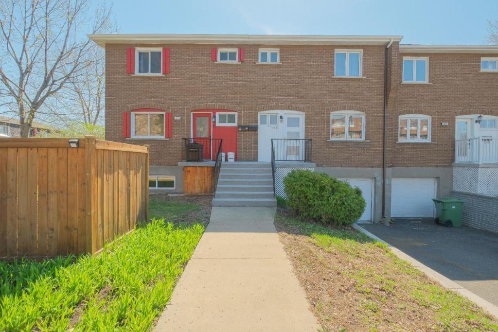 Maison de ville à louer à Boucherville (3 chambres, 1.5 salles de bain)