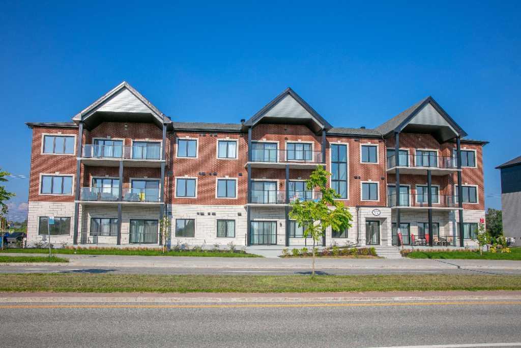 Charmant Appartements 5 1/2 - Sherbrooke - Garage et ascenseur, construction de qualité supérieure !