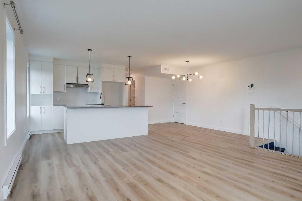 Charmant Appartement 5 1/2 à louer - Estrie / East Angus - Tranquilité et animaux acceptés*