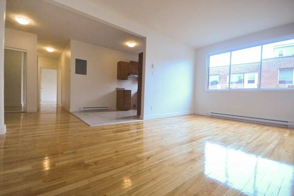 4 1/2 apartment renovated in cote des neiges
