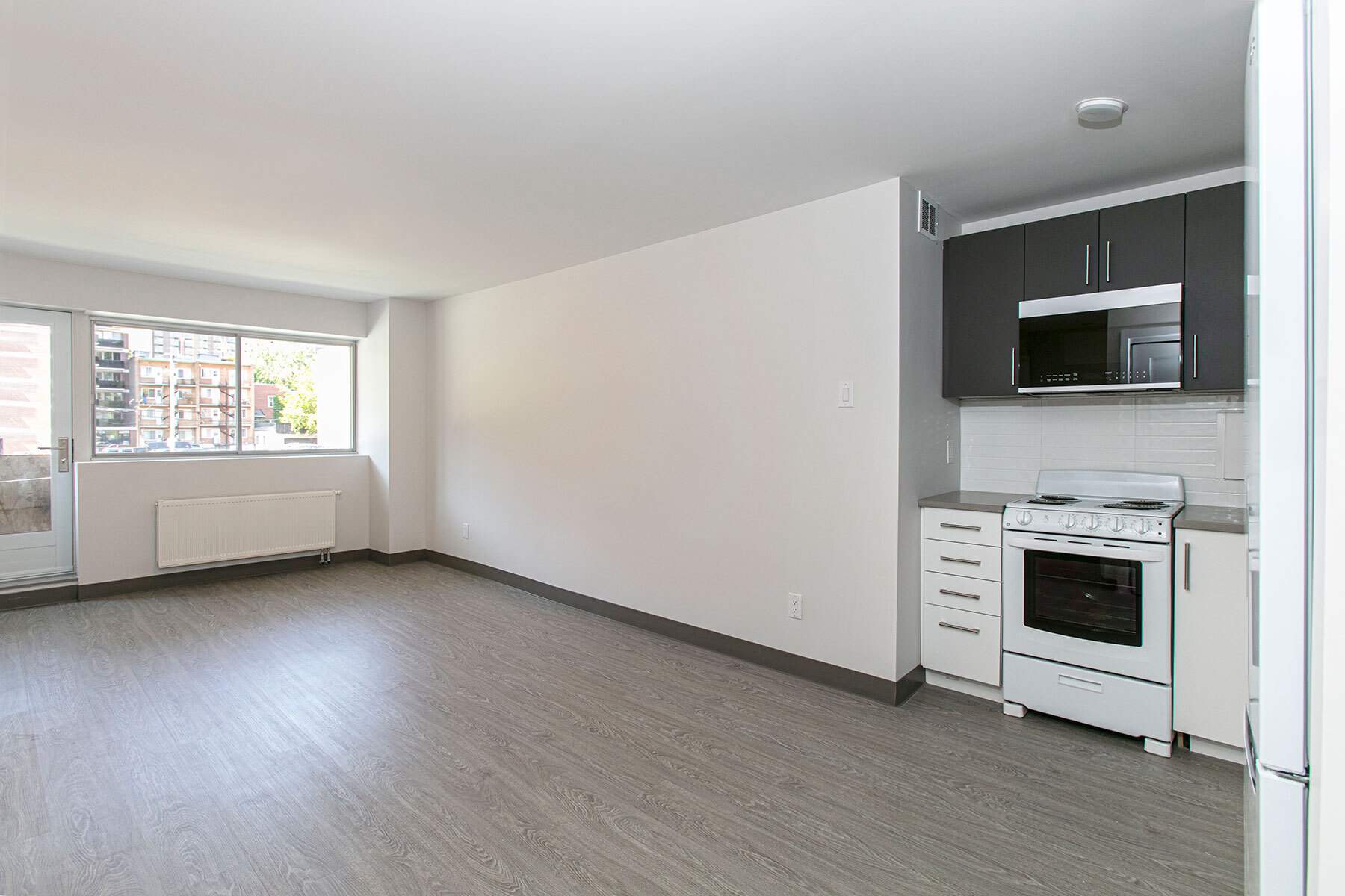 1 CH - 1 SDB - Outremont Près Laurier - $1,360 /mo