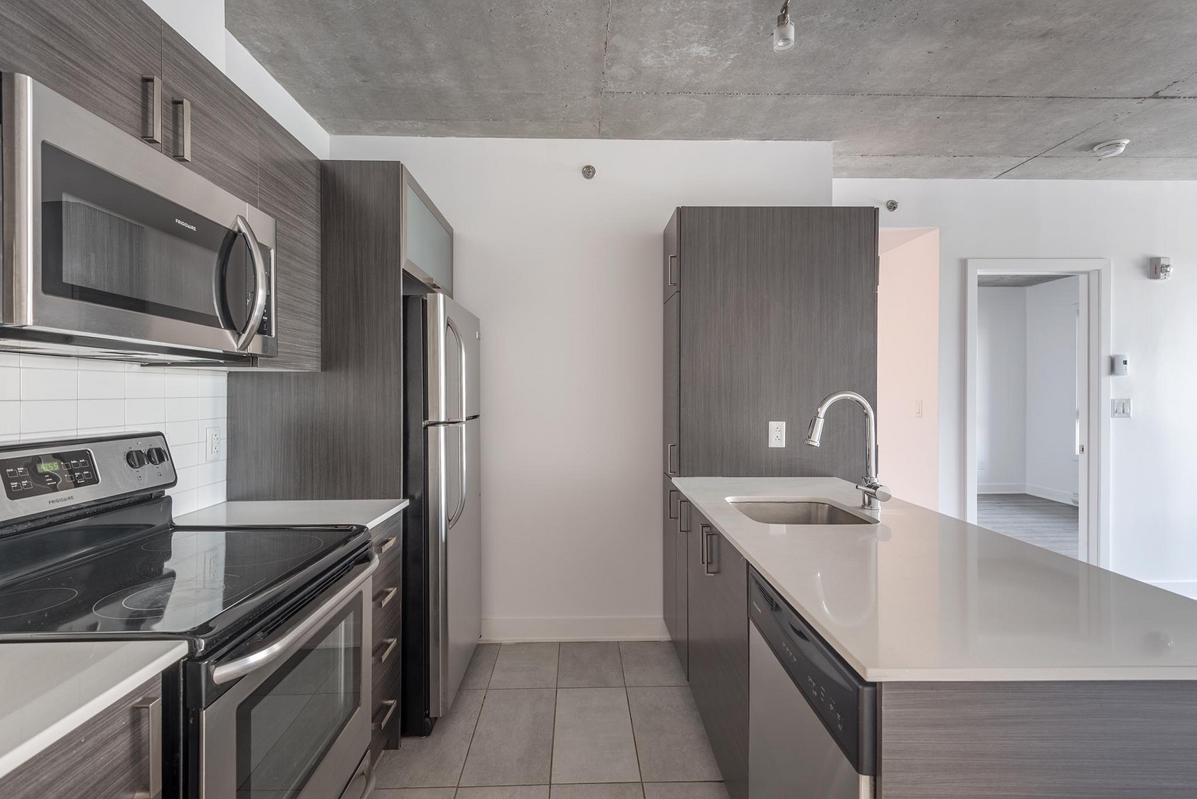 2 Bedroom - 2100 Rue Laforce, Montréal