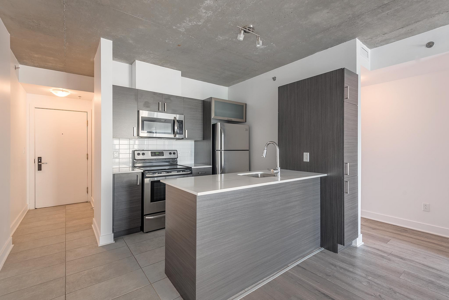 2 Bedroom - 2100 Rue Laforce, Montréal