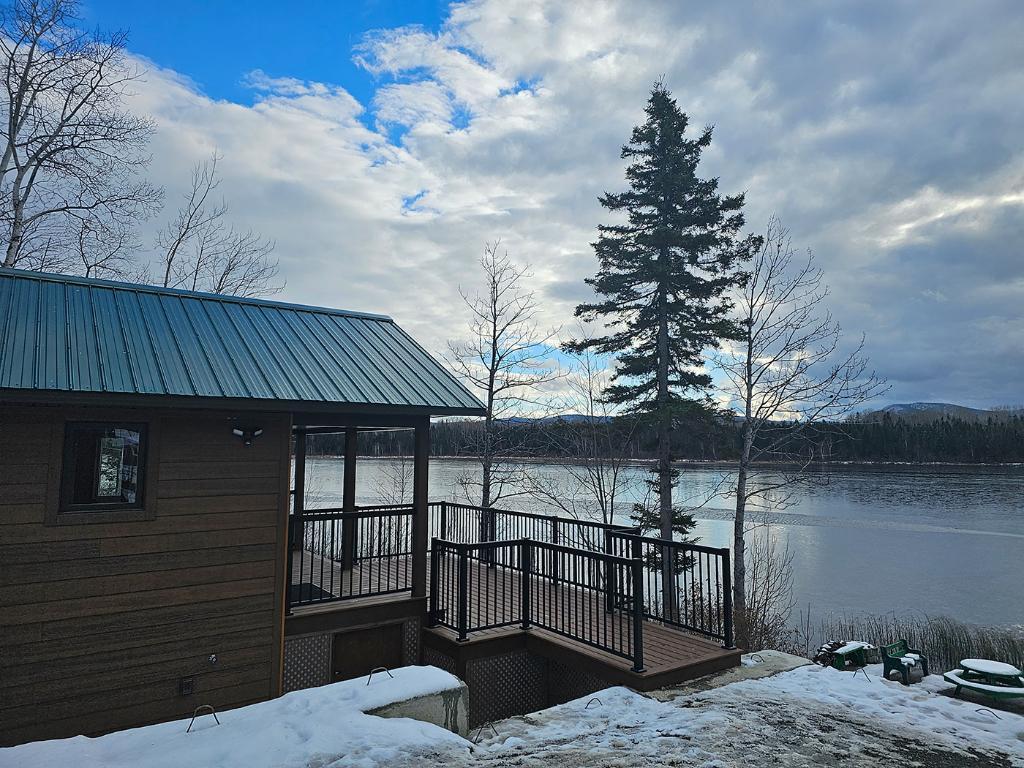 Maison neuve à louer a Gaspe, au bord du lac, à 10min du centre-ville.