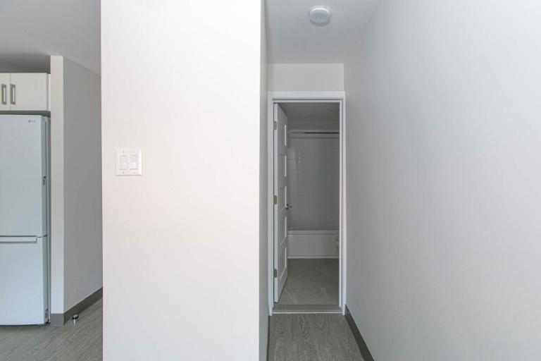 1 CH - 1 SDB - Outremont près Laurier - $1,360 /mo