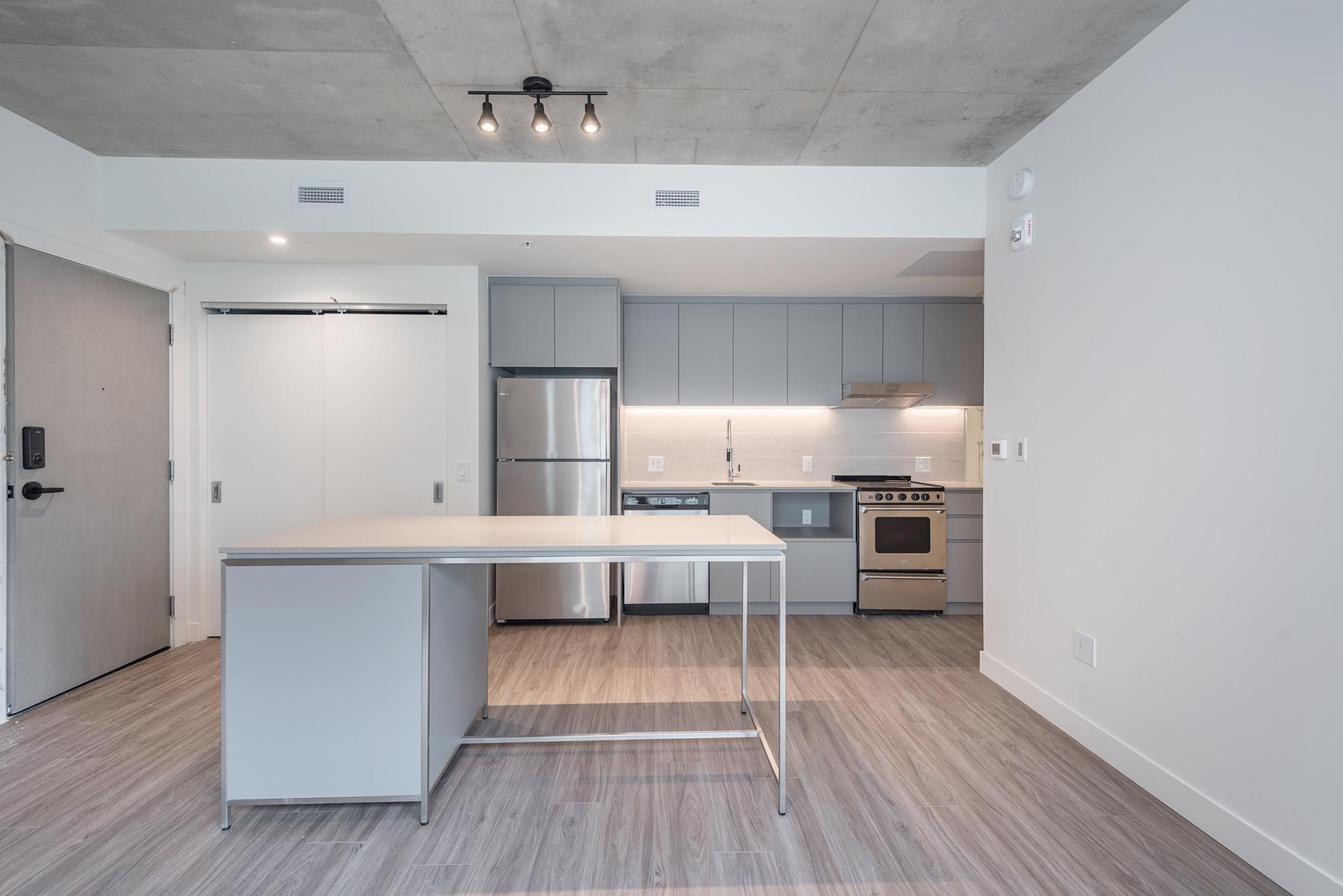 2 Bedroom - 5250 Assomption, Montréal