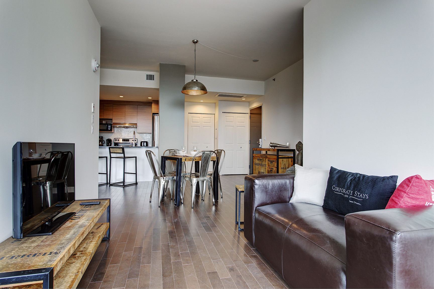 2 Bedrooms - 360 René-Lévesque Blvd W, Montréal