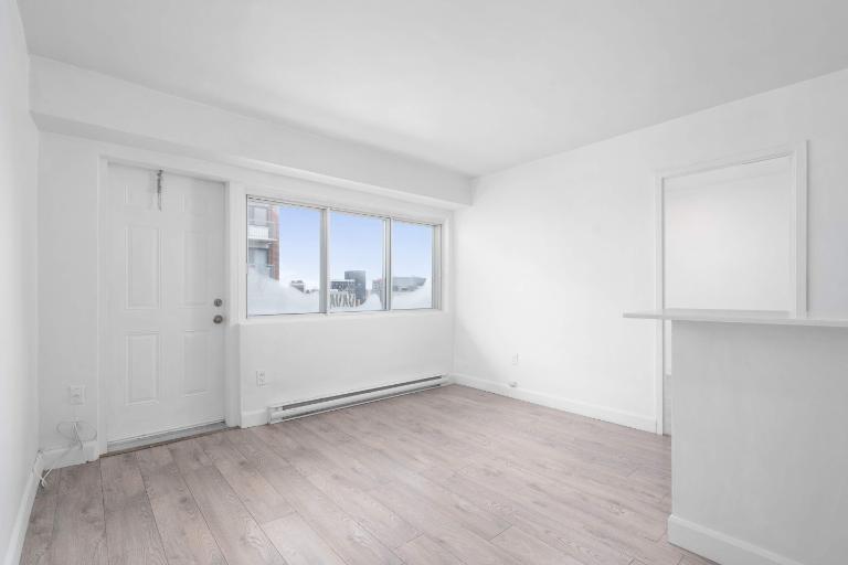 À Louer: 1 Chambre Tout Équipé, Centre-Ville MTL, Tout Inclus