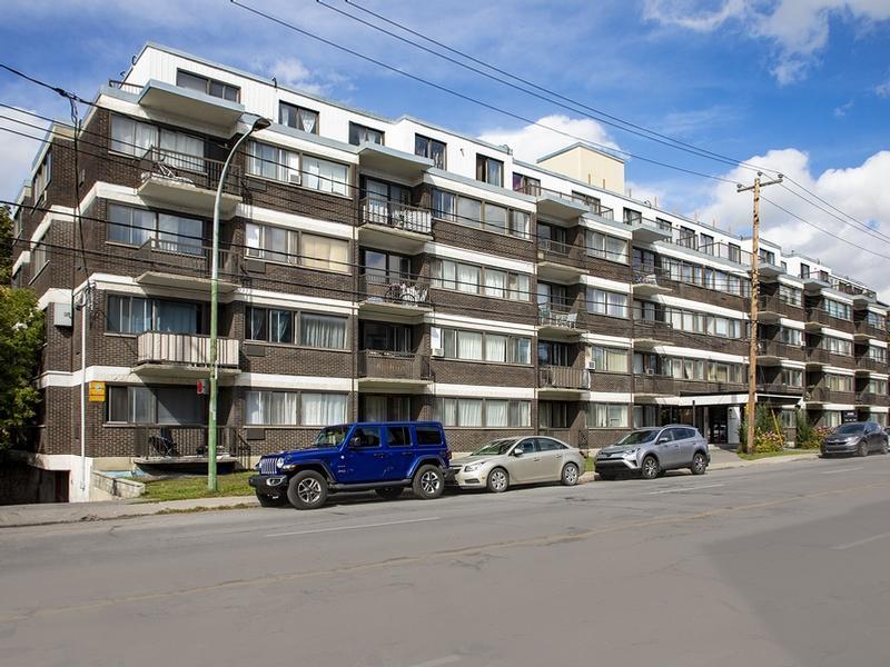 209 - 5765 Cote-St-Luc Road, Montréal