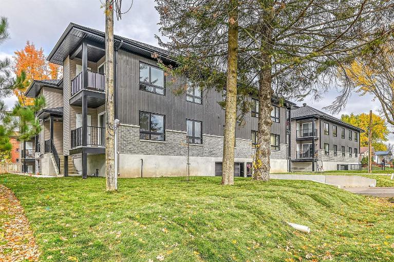 MAGNIFIQUE APPARTEMENT À LOUER À ST-CHARLES-BORROMÉE