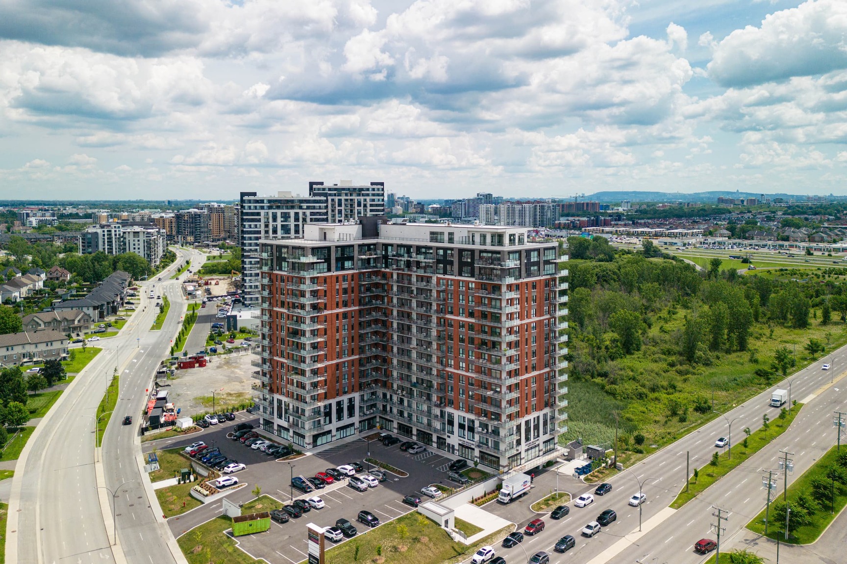 1 Bdrm Available At 3980 Boulevard Saint-Elzéar O, Laval - 3980 Boulevard Saint-Elzéar O, Laval