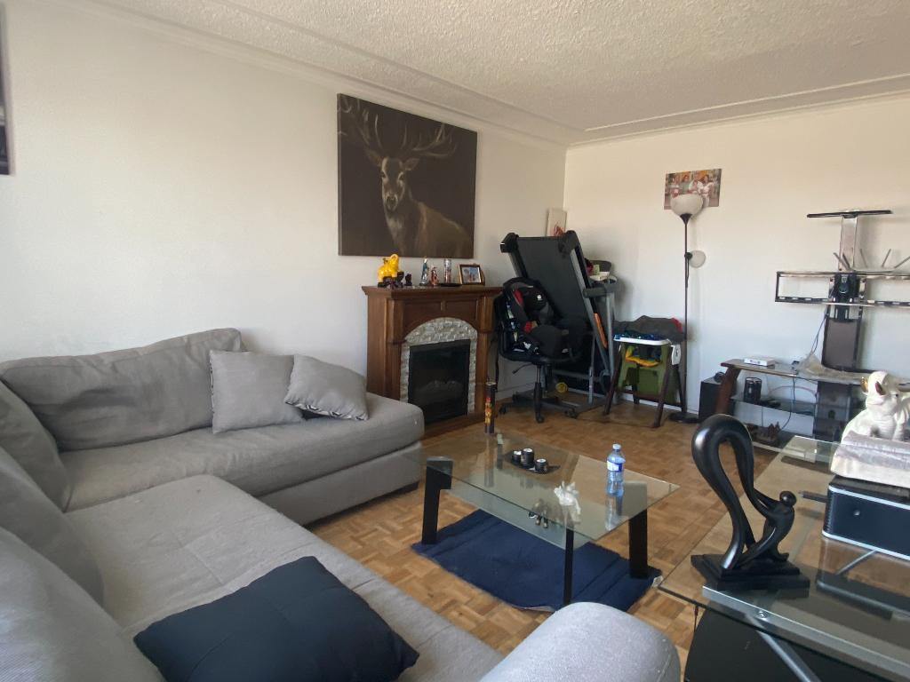 Longueuil- 6 ½ pièces, (chambres fermées) :Très Grands ensoleillés 2050$