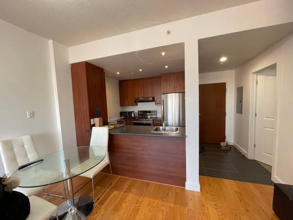 Furnished Condo Rental - 3 1/2 in Ville Saint-Laurent