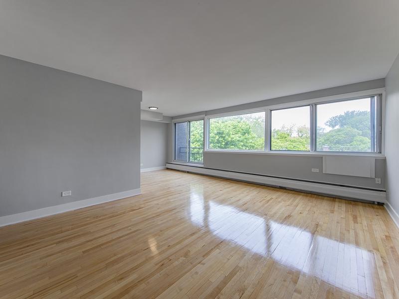 Large Renovated 1 Bedroom Apartment - NDG - 5765 Cote-St-Luc Road, Montréal