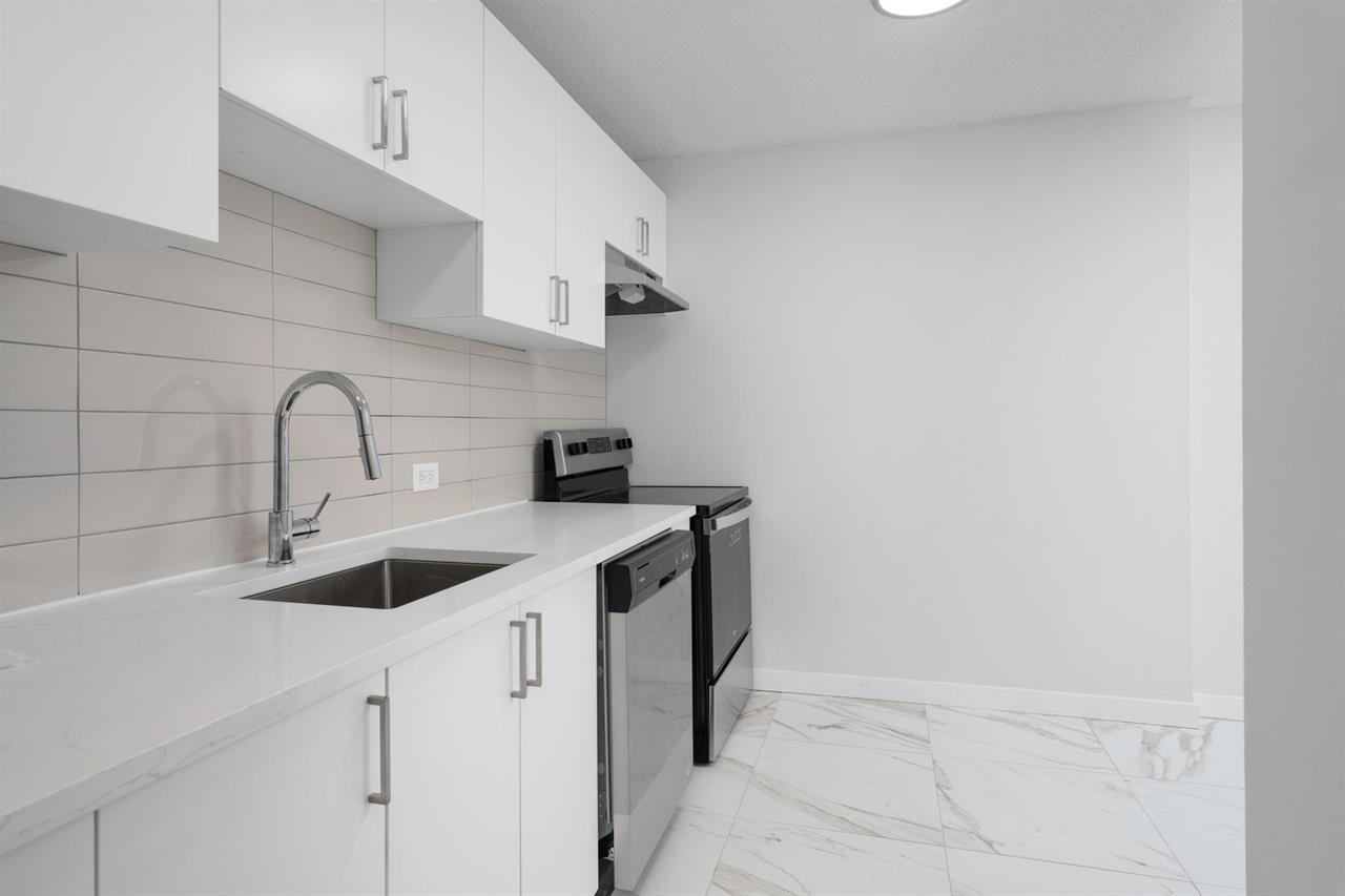 Sunny And Spacious 1 Bedroom Apartment - Saint Laurent - 135 Boulevard Deguire, Saint-Laurent