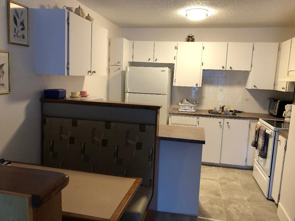 Laval 3 1/2 , Chauffe Metro Montmorency-