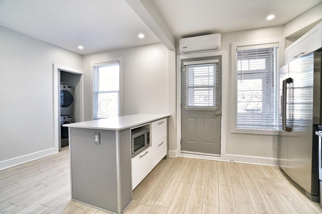 2 Bedroom - 7171 Rue St-Dominique, Montréal