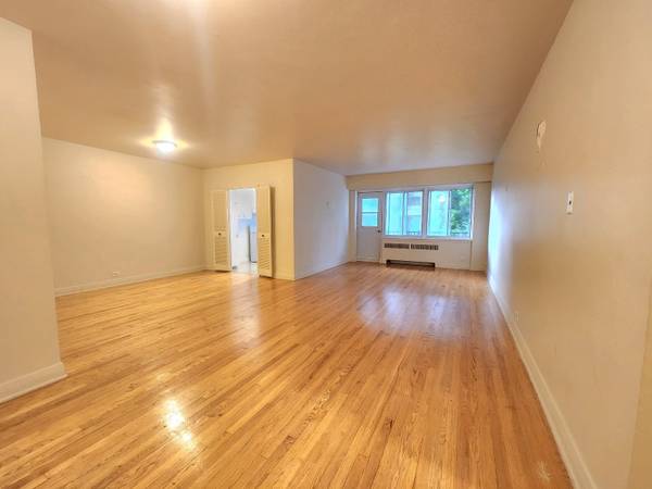 ** Because You Deserve HUGE 2bed, Concrete Building, CDN, UDM **