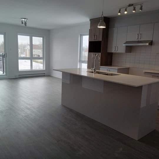 2 CH - 2 SDB - Laval - $2,150 /mo