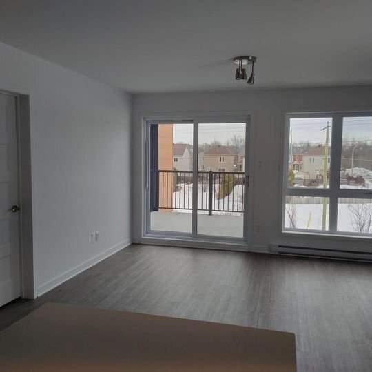 2 CH - 2 SDB - Laval - $2,150 /mo