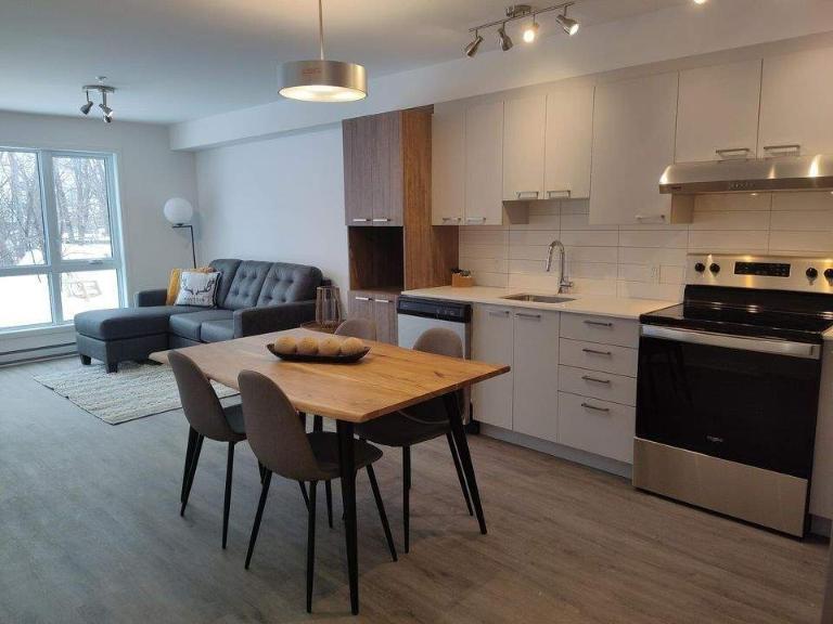 1 CH - 1 SDB - Laval - $1,520 /mo