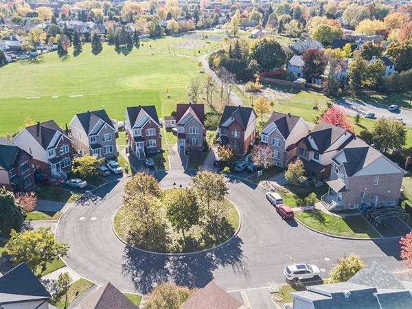 Large 4-bedroom House in Longueuil