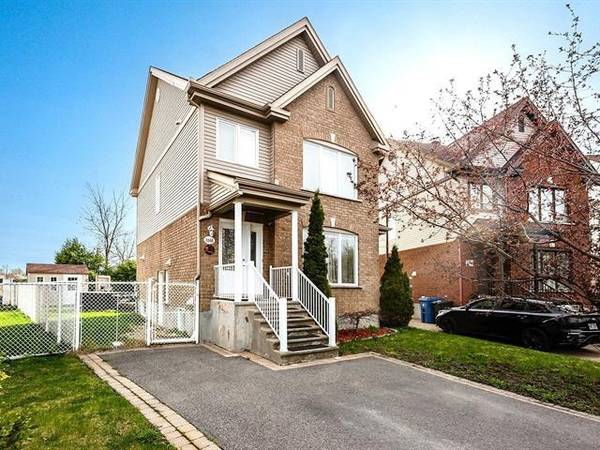 Large 4-bedroom House in Longueuil