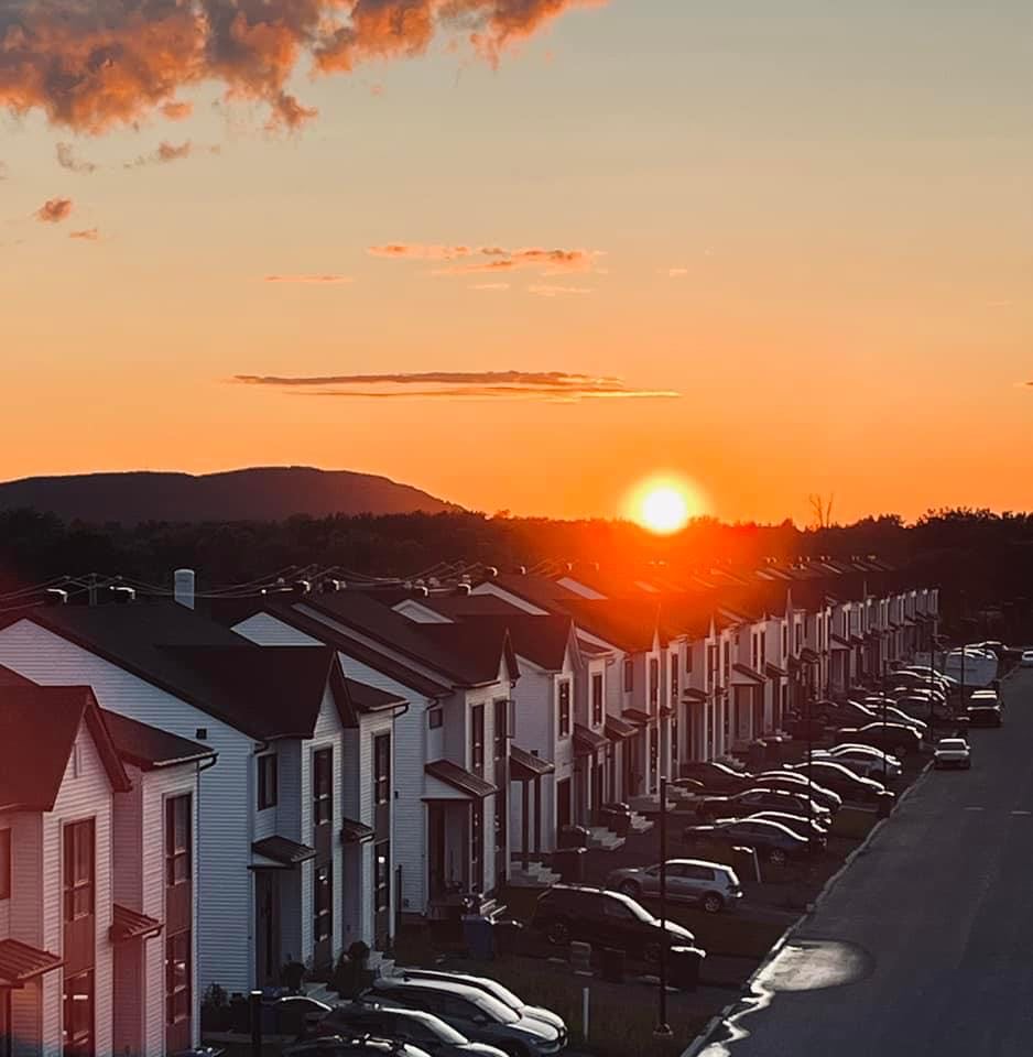 Otterburn Park – Condo 4 1/2 à louer avec vue sur le Mont Saint-Bruno