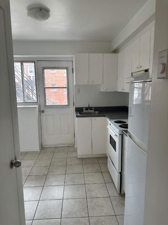 1 CH - 1 SDB - Montréal - $1,200 /mo