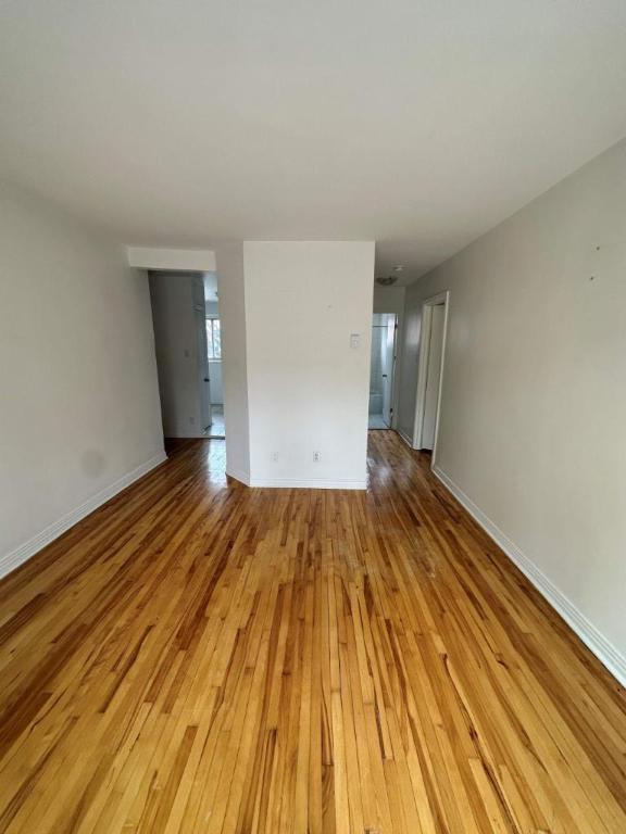 1 CH - 1 SDB - Montréal - $1,200 /mo