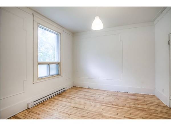 Spacious and bright 5-plex in Villeray for $2675/month