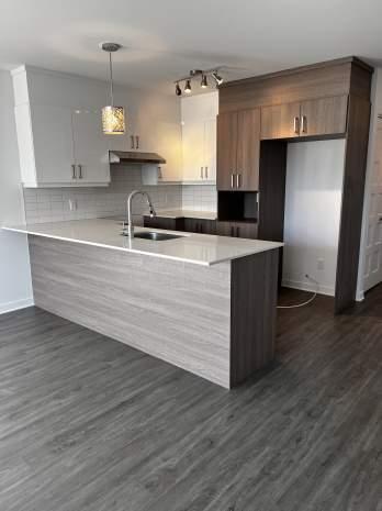 2 CH - 1 SDB - Laval - $1,800 /mo