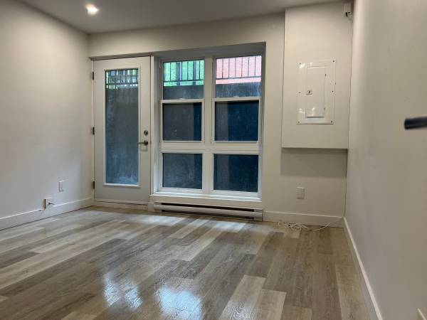 Rosemont - Superb 4 1/2 Renovated - July 1st