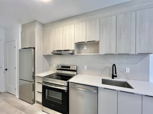 Brand New 2 Bedroom Condos in Westmount ** Furnished **