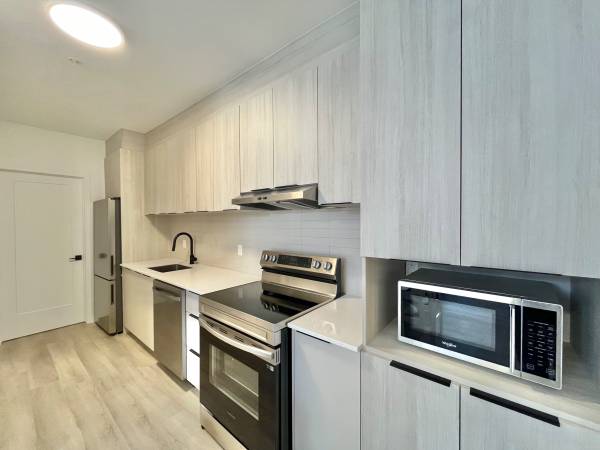 Brand New 2 Bedroom Condos in Westmount ** Furnished **