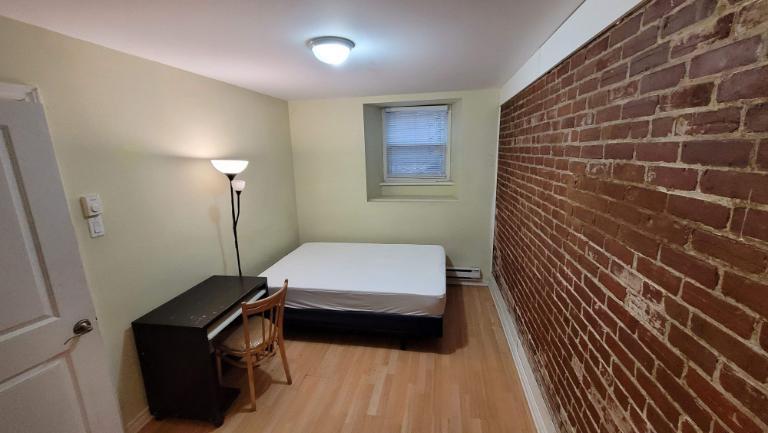 1 CH - 1 SDB - Montréal - $880 /mo