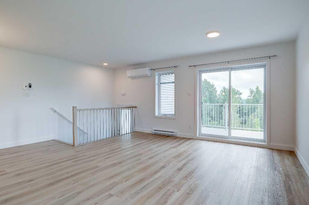 Charmant Appartement 5 1/2 à louer - Estrie / East Angus - Tranquilité et animaux acceptés*