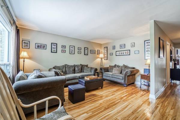 3 Beds 1 Bath Apartment