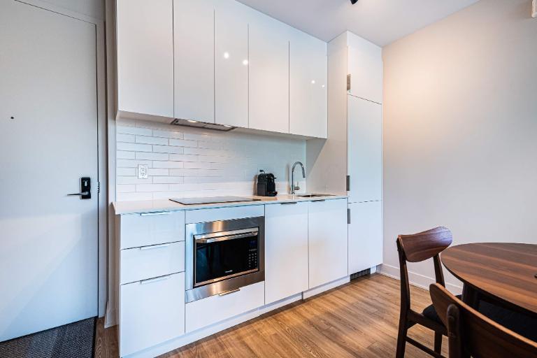 1 CH - 1 SDB - Montréal - $2,945 /mo