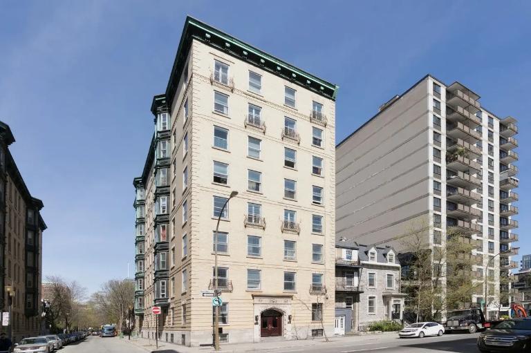 6 1/2 - Montréal (Ville-Marie (Centre-ville)) - $3 280 /mois