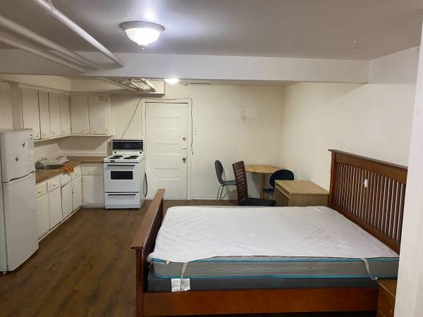 All included, Furnished, Clean, Nice and Quiet 21/2