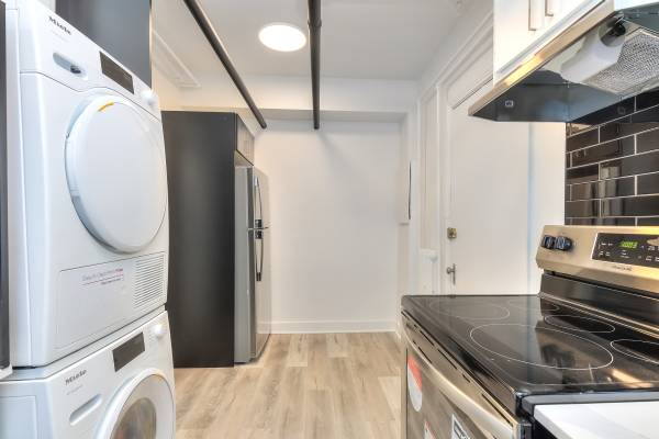 *PROMOTION* 2 Bedroom / Renovated / NDG