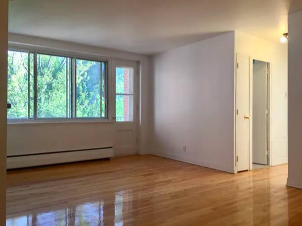 Renovated 2 Bed / Cote des Neiges / Ridgewood