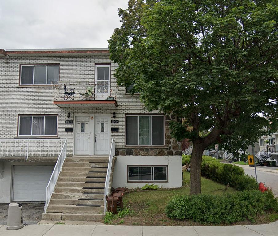 Grand 5 1/2 avec garage intérieur et cour arrière Anjou