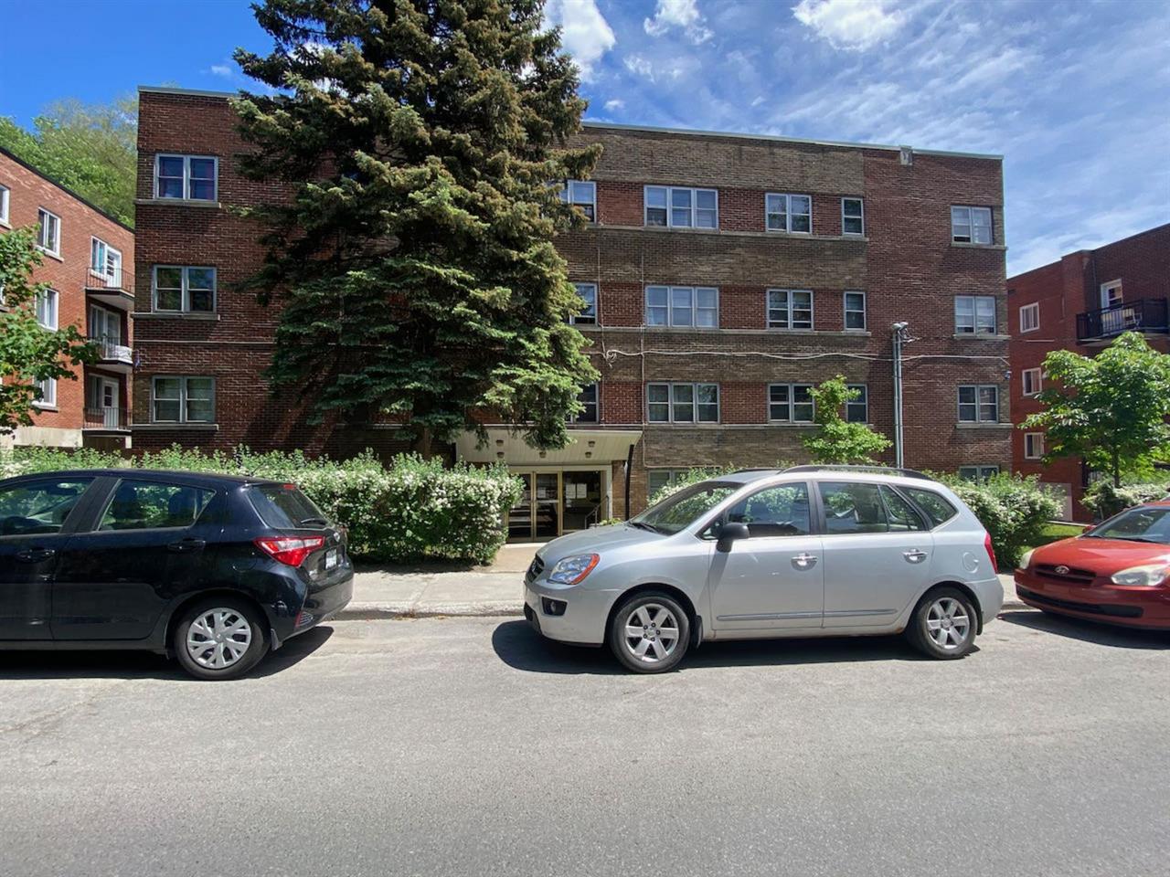 Two-Bedroom (4.5) - 4720 Ave St-Kevin, Montréal