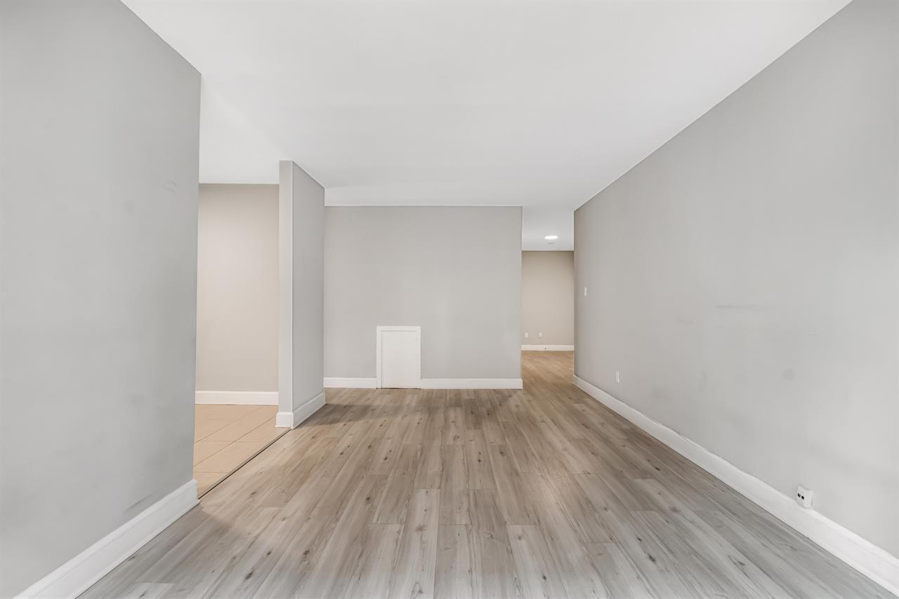 Large Sunny And Renovated 4 1/2 - 4615-4625 Bourret Avenue, Montréal