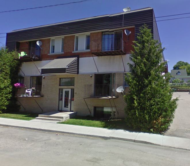 (Mont-Laurier) 440 Rue Frontenac 7