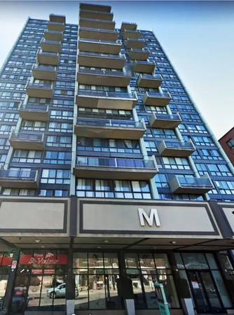 ** Lease transfer** Grand 3 1/2 Monkland, in-unit laundry, A/C